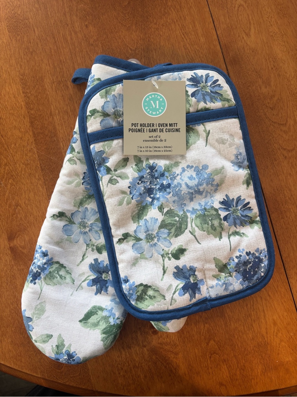Martha Stewart Blue and Green Floral Oven Mitt & Pot Holder Set